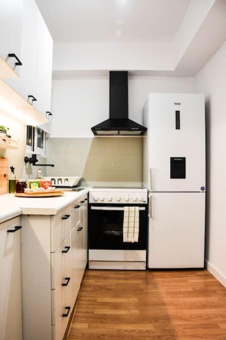 אתונה Newly Renovated-City Center Apartment מראה חיצוני תמונה